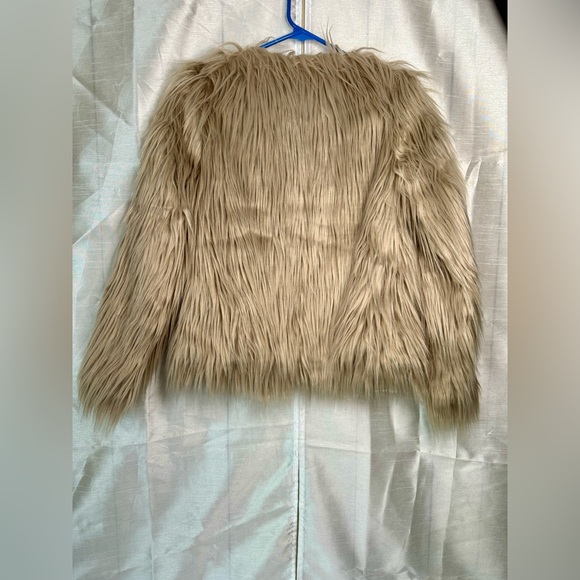 Lanshifei Cream Faux Fur Jacket - Picture 8 of 11